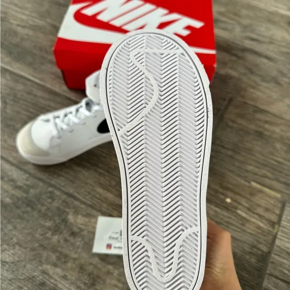 Brand New Nike Blazer Mid’77 Little Kids Shoes (PS 11Y)