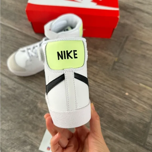 Brand New Nike Blazer Mid’77 Little Kids Shoes (PS 11Y)