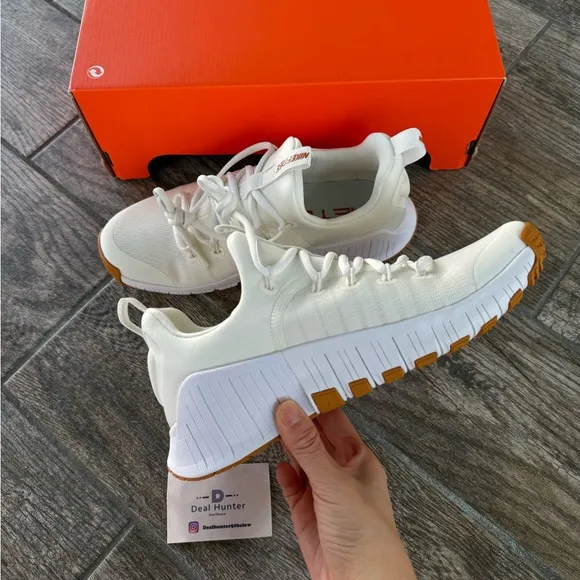 Brand new Nike Free Metcon 6 Women’s Workout Shoes FJ7126 103