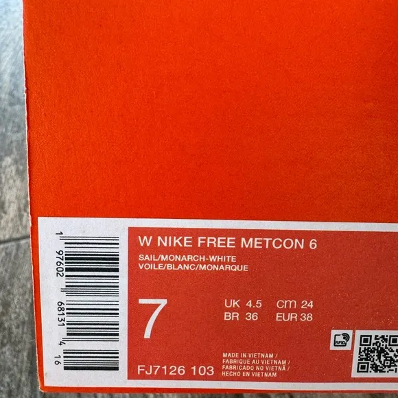 Brand new Nike Free Metcon 6 Women’s Workout Shoes FJ7126 103