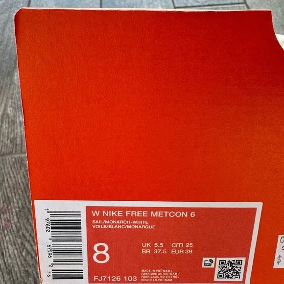 Brand new Nike Free Metcon 6 Women’s Workout Shoes FJ7126 103