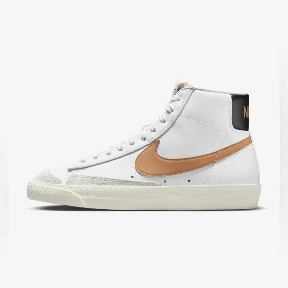 Brand New Nike Men’s Blazer Mid ‘77 Vintage Shoes (Men’s 10.5) BQ6806 125