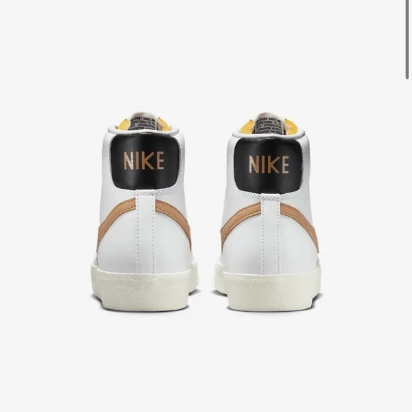 Brand New Nike Men’s Blazer Mid ‘77 Vintage Shoes (Men’s 10.5) BQ6806 125