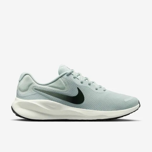 Brand New Nike Revolution 7 Men’s Running Shoes