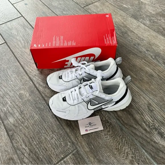 Brand New Nike V2K Run “Summit White Platinum Tint” Women’s Shoes (W7.5)