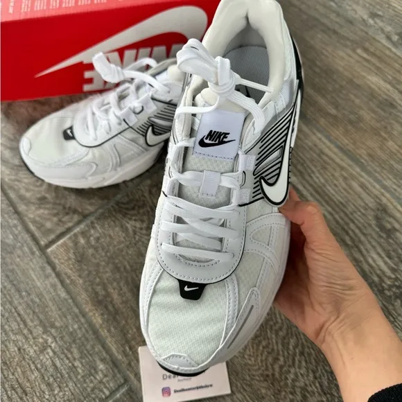 Brand New Nike V2K Run “Summit White Platinum Tint” Women’s Shoes (W7.5)