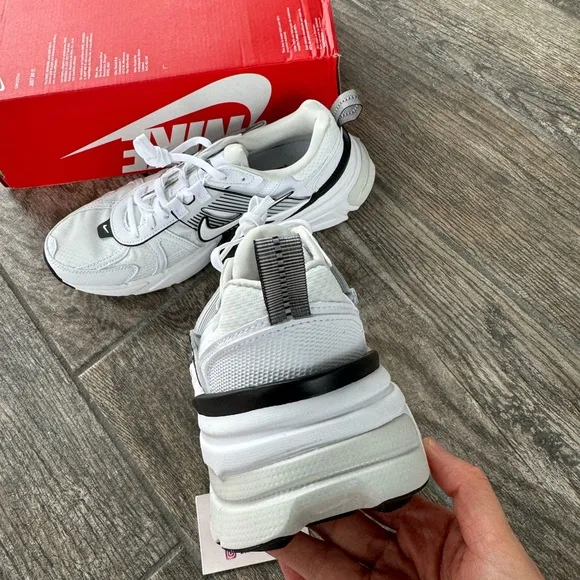 Brand New Nike V2K Run “Summit White Platinum Tint” Women’s Shoes (W7.5)
