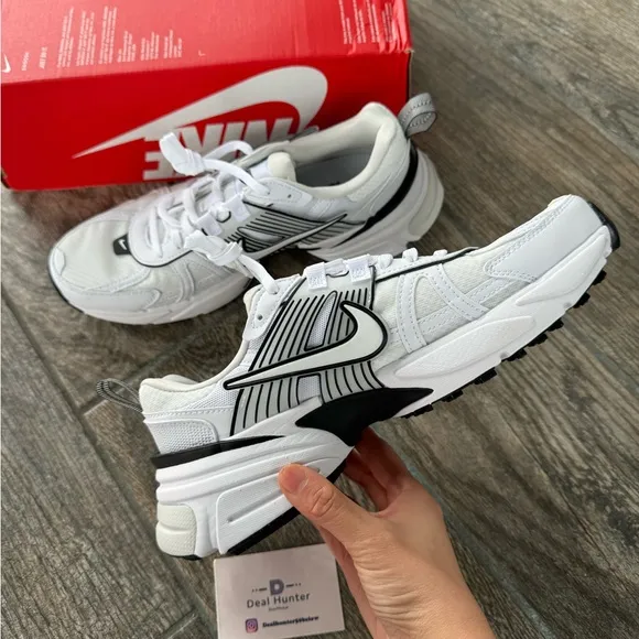 Brand New Nike V2K Run “Summit White Platinum Tint” Women’s Shoes (W7.5)