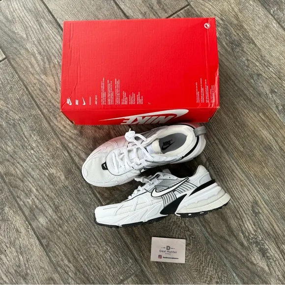 Brand New Nike V2K Run “Summit White Platinum Tint” Women’s Shoes (W7.5)