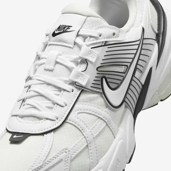 Brand New Nike V2K Run “Summit White Platinum Tint” Women’s Shoes (W7.5)