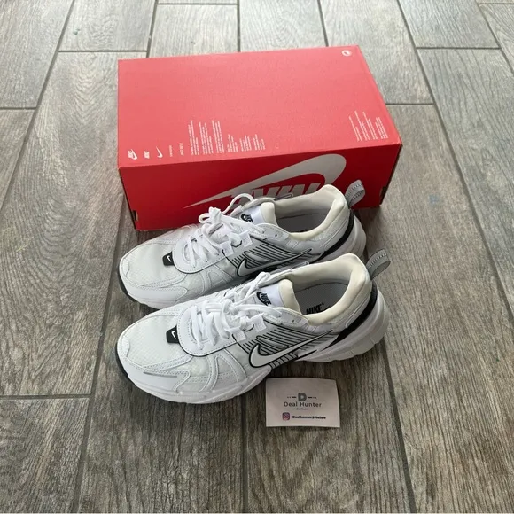 Brand New Nike V2K Run “Summit White Platinum Tint” Women’s Shoes (W9)
