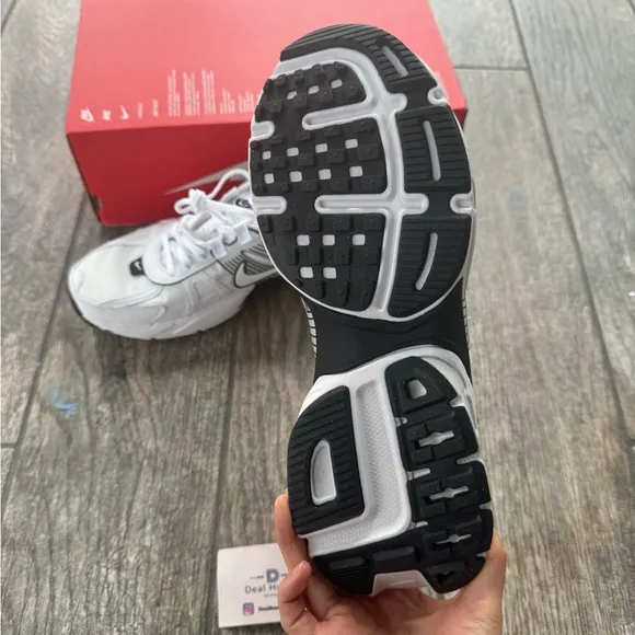 Brand New Nike V2K Run “Summit White Platinum Tint” Women’s Shoes (W9)
