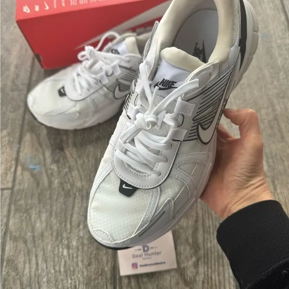 Brand New Nike V2K Run “Summit White Platinum Tint” Women’s Shoes (W9)