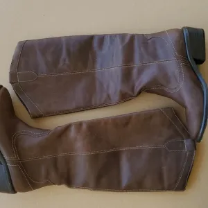 Brazilian made brown leather upper  boots size 6m