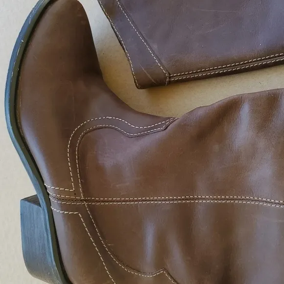 Brazilian made brown leather upper  boots size 6m