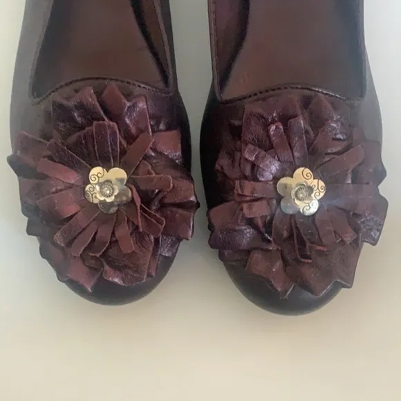 Brighton leather purple slip on flats shoes with floral cutouts in size 7.5