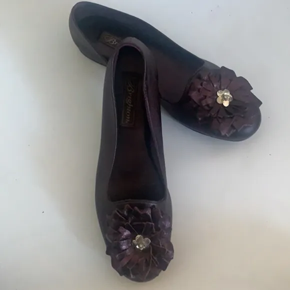 Brighton leather purple slip on flats shoes with floral cutouts in size 7.5