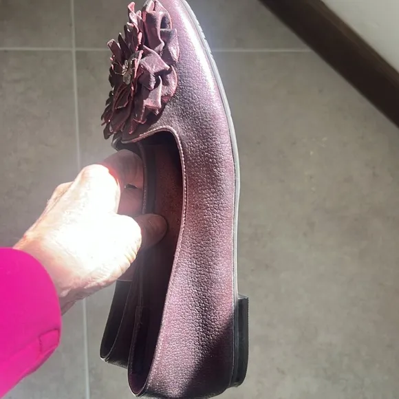 Brighton leather purple slip on flats shoes with floral cutouts in size 7.5