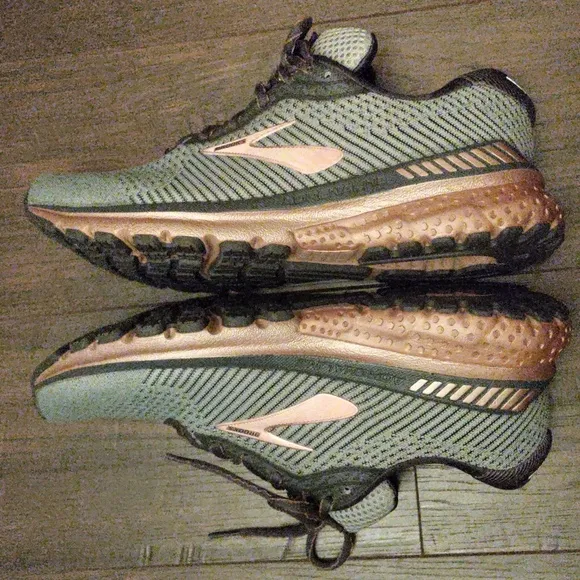 Brooks Adrenaline GTS 20 Gray Rose Mesh Running Shoes