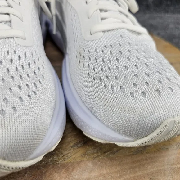 Brooks Adrenaline GTS 24 Women's Size 9 White Running Shoes 1204261B019