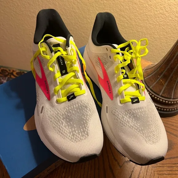 Brooks Men’s Launch 9 Running Shoes - NWT