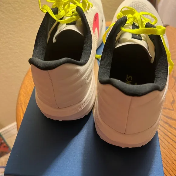 Brooks Men’s Launch 9 Running Shoes - NWT