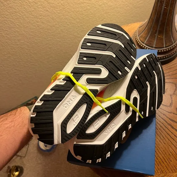 Brooks Men’s Launch 9 Running Shoes - NWT