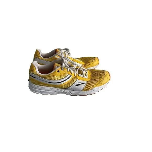 Brooks Mens Yellow White Mesh Lace Up Low Top Running Shoes Sneaker Size 9.5