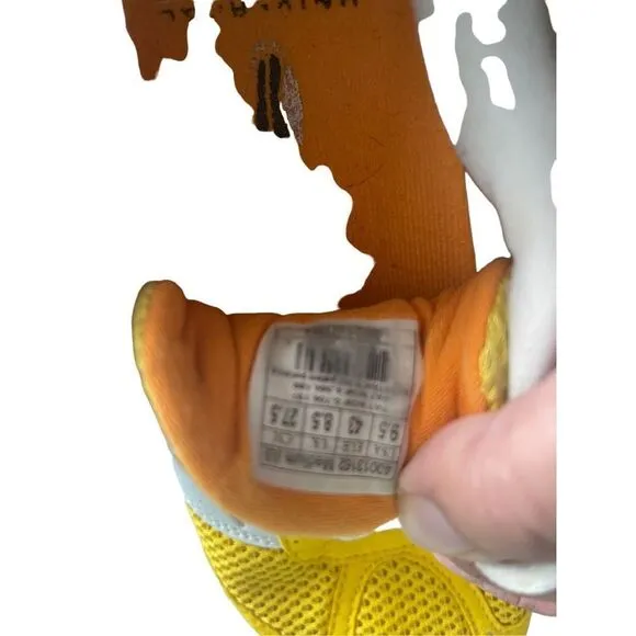 Brooks Mens Yellow White Mesh Lace Up Low Top Running Shoes Sneaker Size 9.5