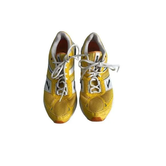 Brooks Mens Yellow White Mesh Lace Up Low Top Running Shoes Sneaker Size 9.5
