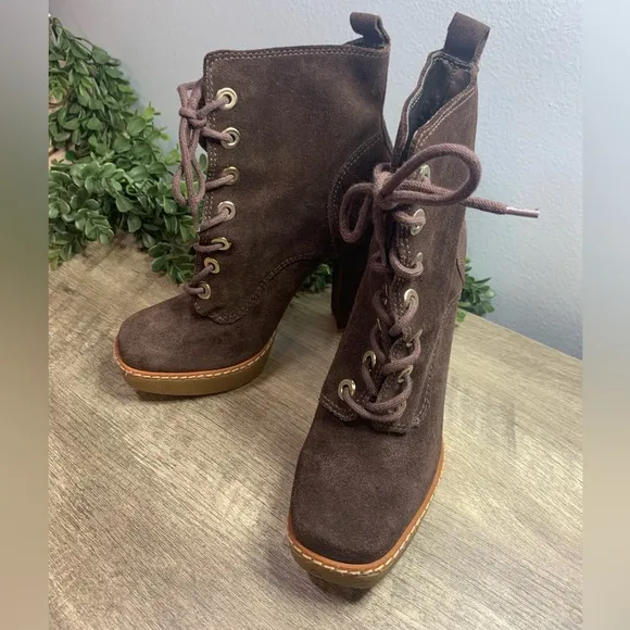 Burana Suede Leather Heeled Boots 7B Never Worn