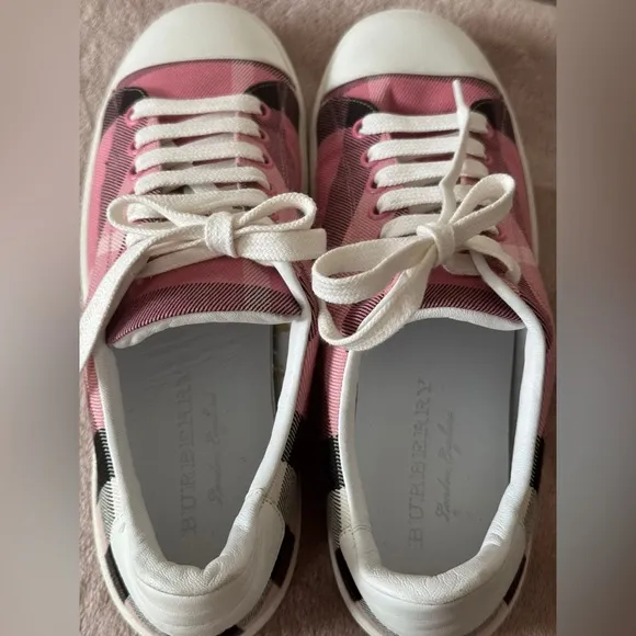 Burberry Banner House Check Tennis Shoes Sneakers Size 38‎