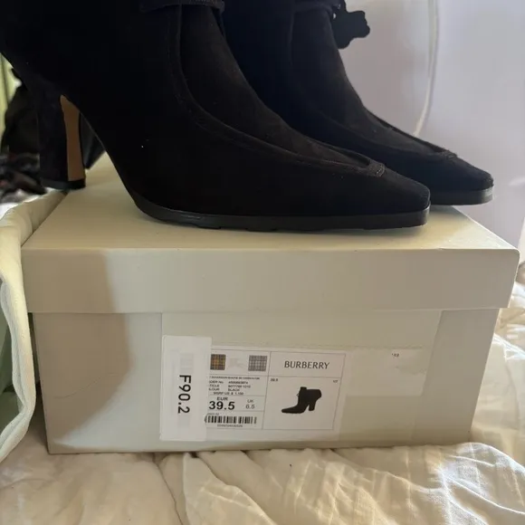 Burberry Boots Ankle black Women’s shoes size 9.5 NEW