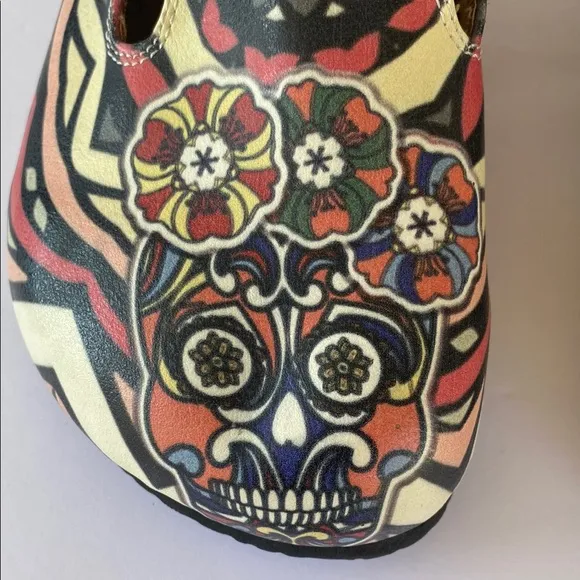 Calceo shoes  women size 38 stripper pattern and pink flowers dry skull NWT