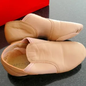 Capezio E-Series Jazz Slip On Jazz Shoes - Caramel 3.5 M