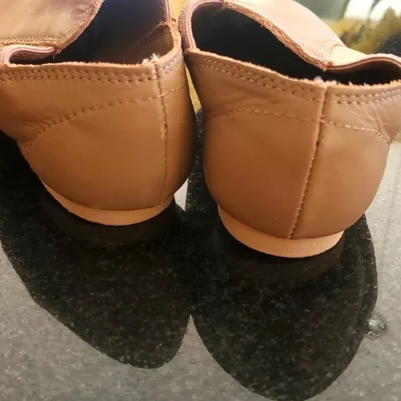 Capezio E-Series Jazz Slip On Jazz Shoes - Caramel 3.5 M