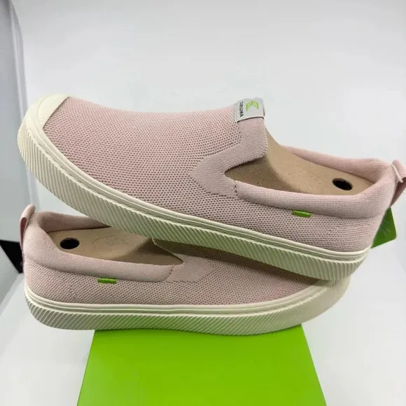 Cariuma Unisex Ibi Slip-On Casual Sneaker Shoes Round Toe Rose Knit Size 10/11.5