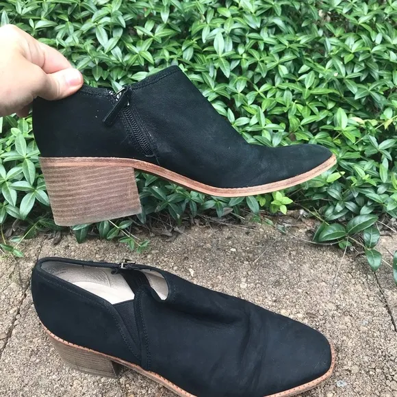 Caslon Black Leather Suede Women's Pointed Toe Cut Out Ankle Booties Boots 10 M