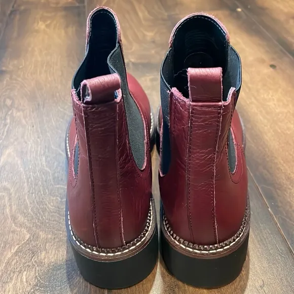 CASLON Miller Water Resistant Chelsea Boot NWOT