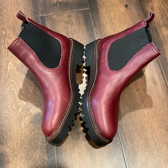 CASLON Miller Water Resistant Chelsea Boot NWOT