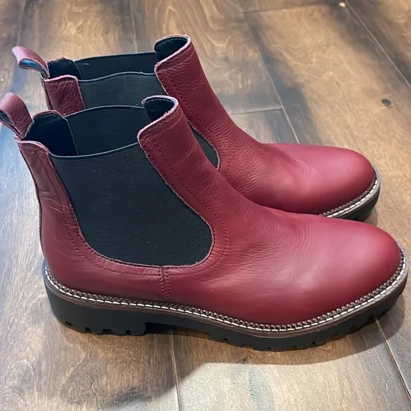 CASLON Miller Water Resistant Chelsea Boot NWOT