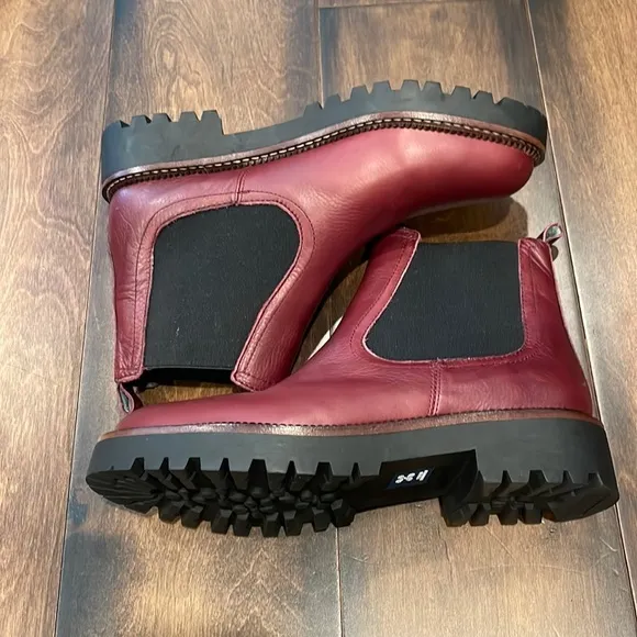 CASLON Miller Water Resistant Chelsea Boot NWOT