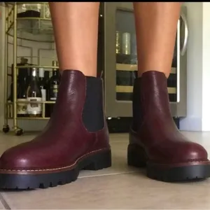 CASLON Miller Water Resistant Chelsea Boot NWOT