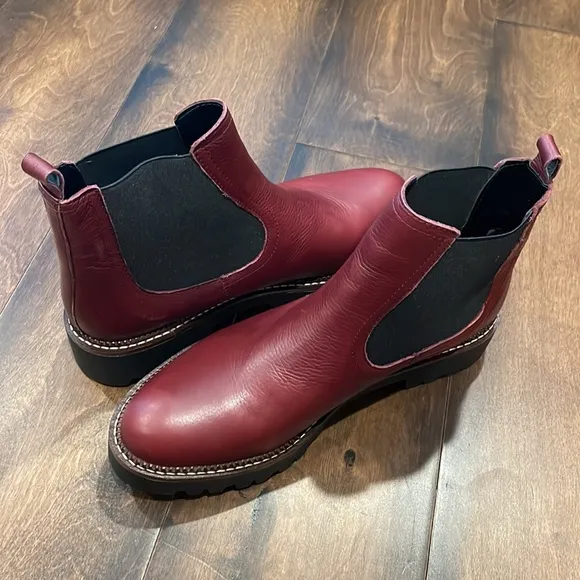 CASLON Miller Water Resistant Chelsea Boot NWOT