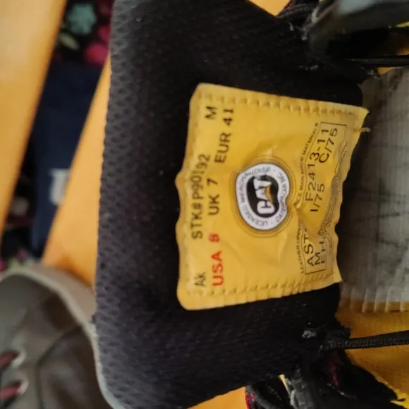 Caterpillar Brode Steel Toe Work Shoe Size 8 Stk#P90192 Black With Red Yellow