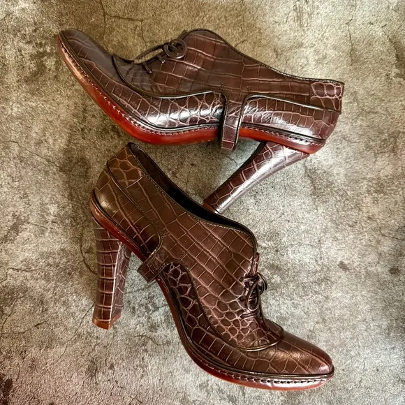 Celine Vintage Oxford Croc-Embossed Heels Mahogany | EU 38, US 7
