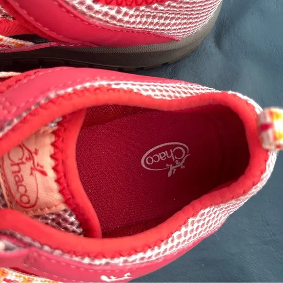 Chaco Outcross 2 Closed Toe Red Outdoor Trail Water Shoes Kids Size 3.