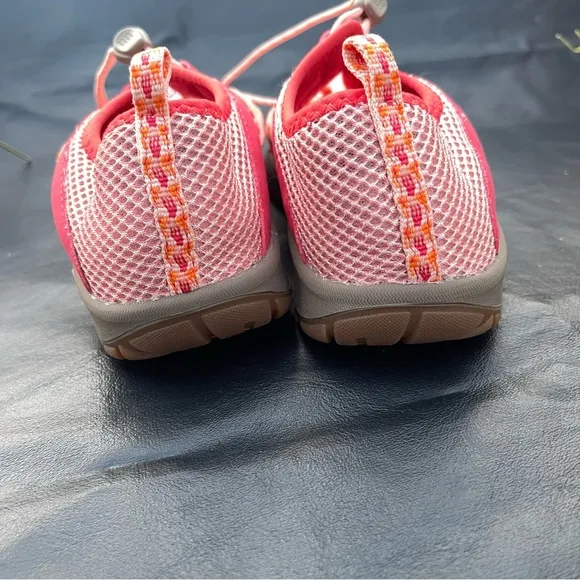 Chaco Outcross 2 Closed Toe Red Outdoor Trail Water Shoes Kids Size 3.