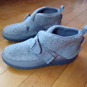 Chaco Ramble fluff indoor outdoor slip on booties in Men's size 10 NWOB