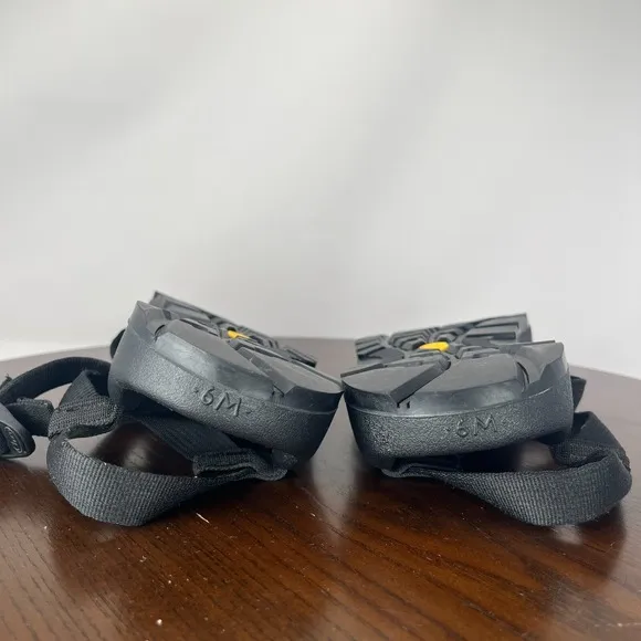 Chaco Z/1 Unaweep Sandal Men's 9 Black Strappy Hiking Outdoor Vibram J100014
